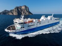 Atrapa el Ferry de Amalfi a Nápoles para un Paseo Único