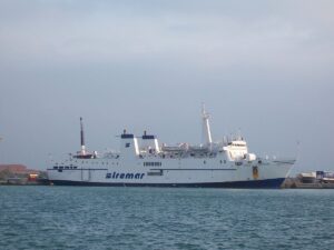 Ferry de Filicudi a Alicudi