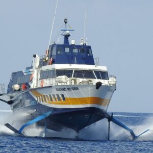 Ferry de Ginostra (Estrómboli) a Lípari