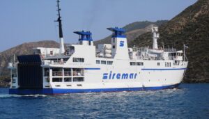 Ferry de Nápoles a Panarea